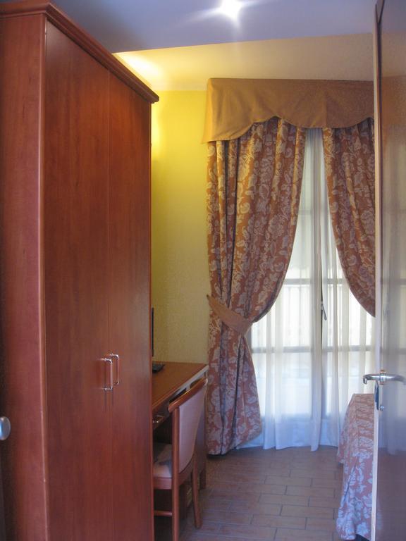 Albergo Giardino Sannazzaro de' Burgondi Habitación foto